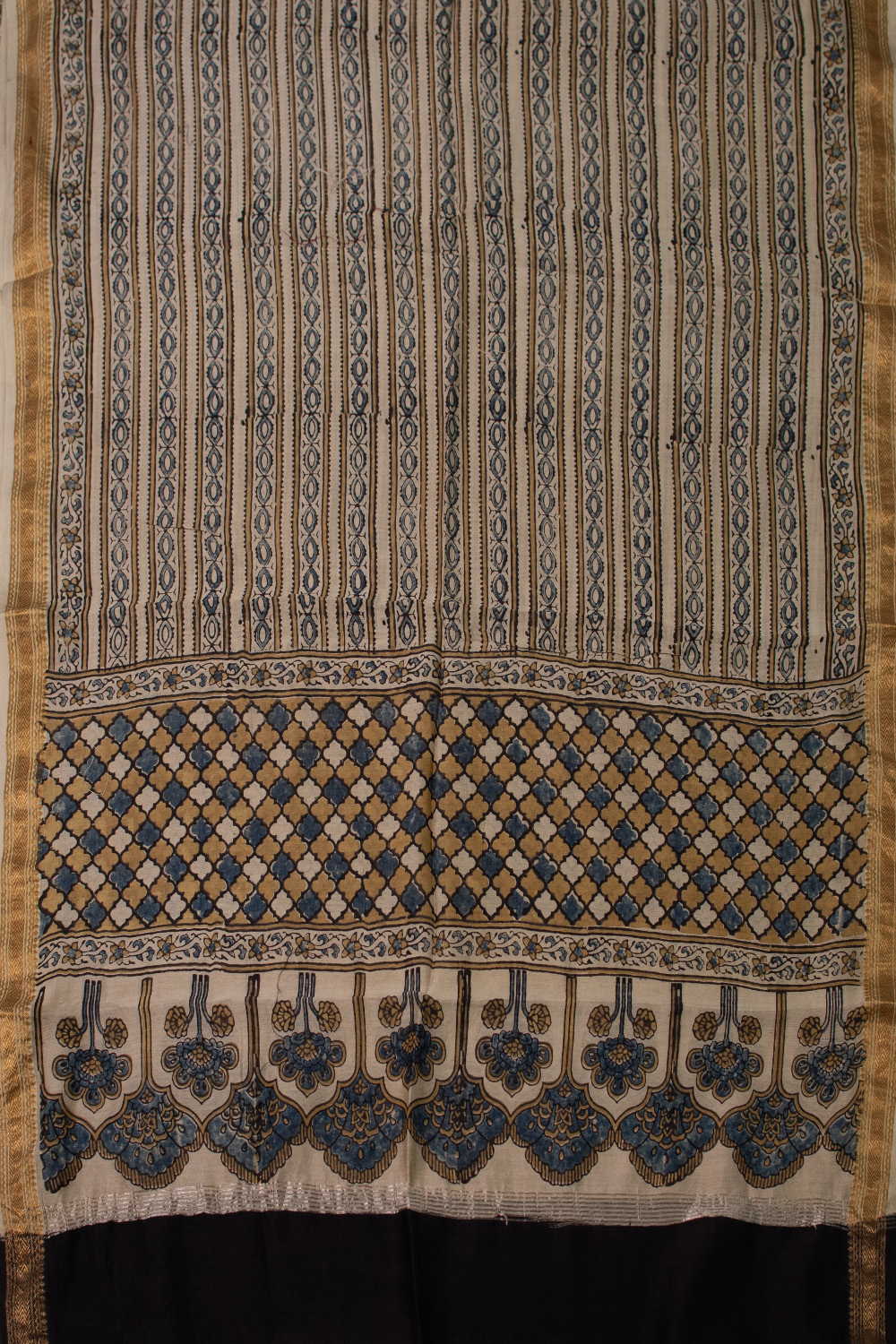 Intricate Pattern Ajrak Maheshwari Top & Dupatta - Image 3