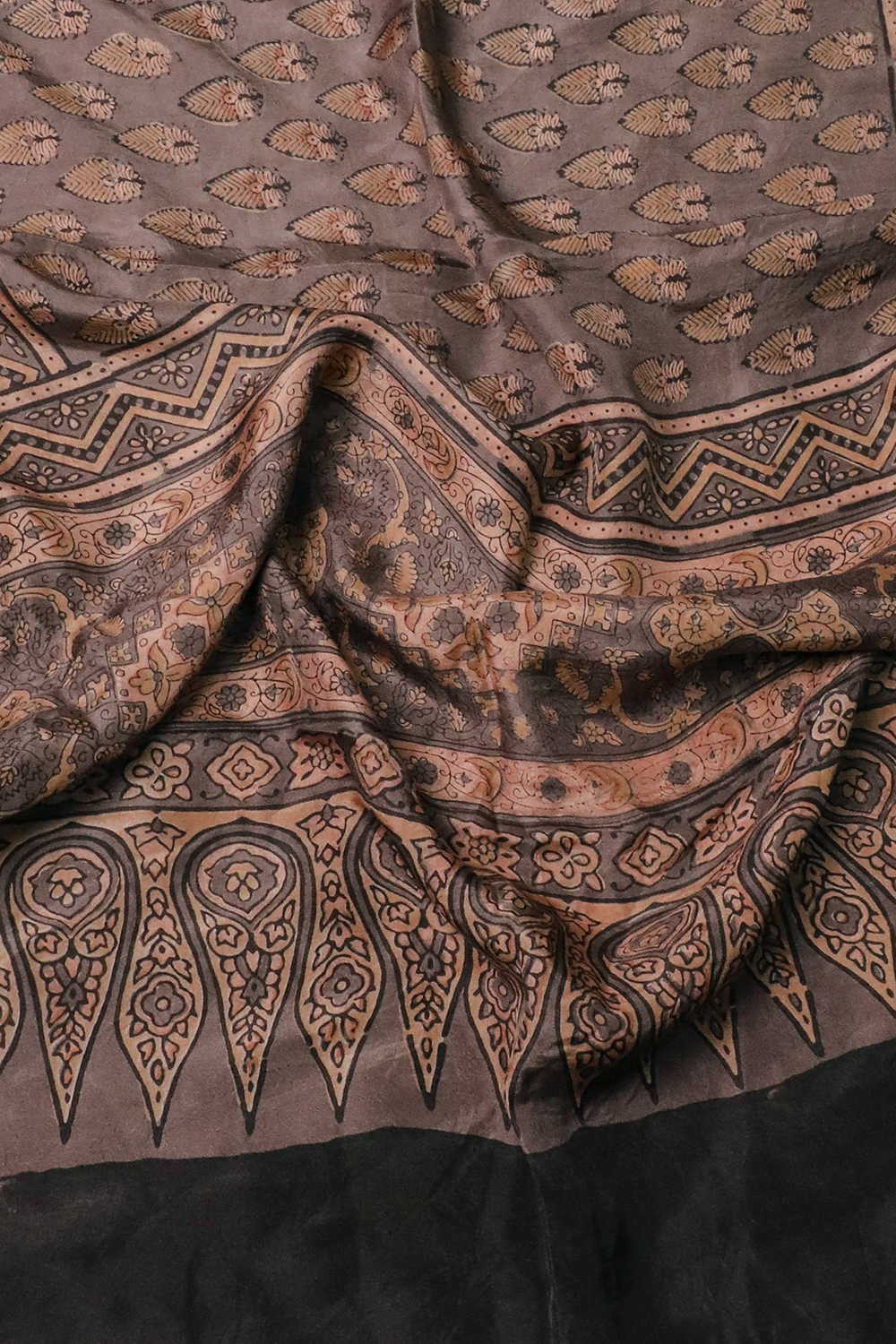 Leaf Butta Ajrak Silk Stole - Image 3