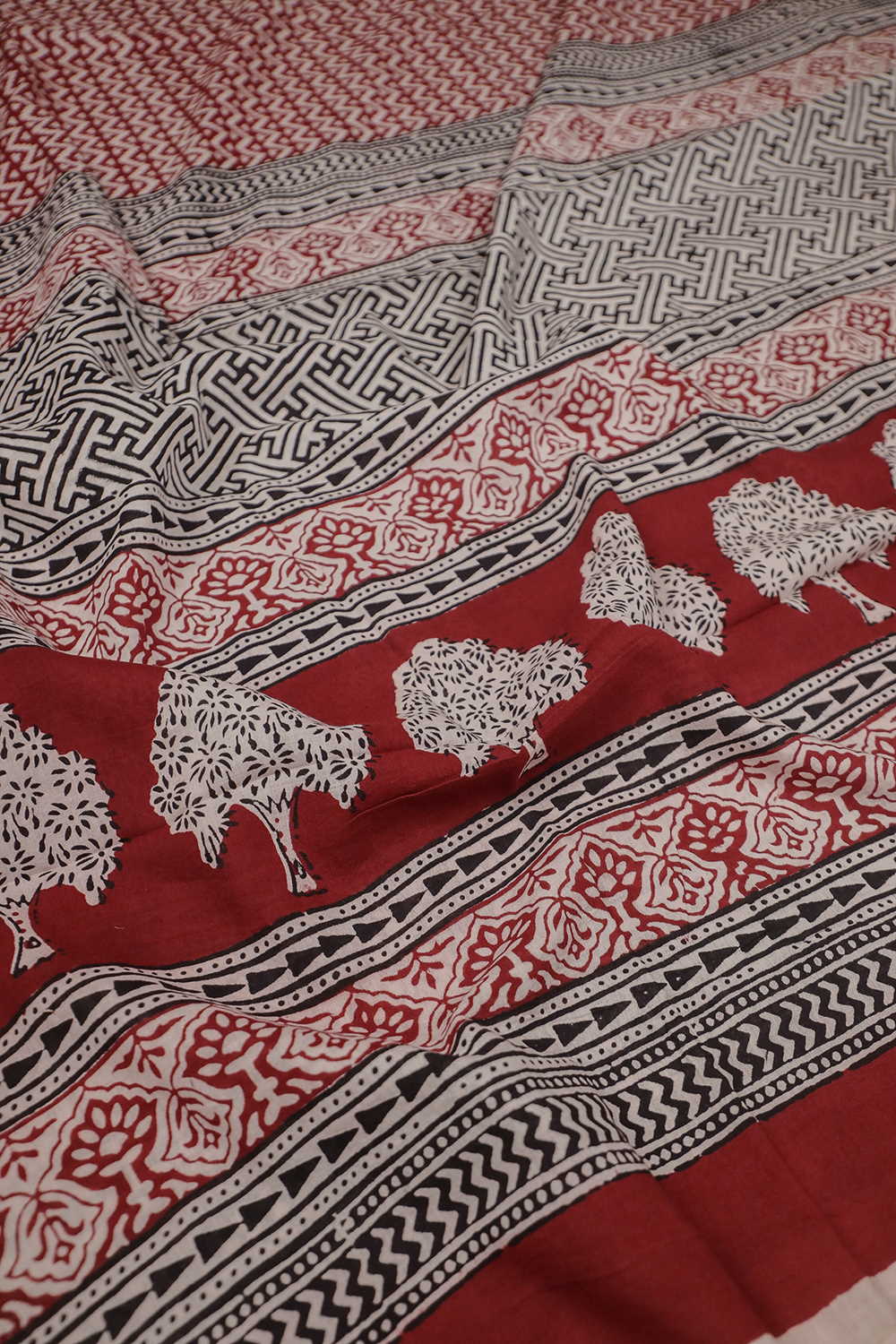 Maroon with Chevron Bagh Cotton Dupatta - Image 3