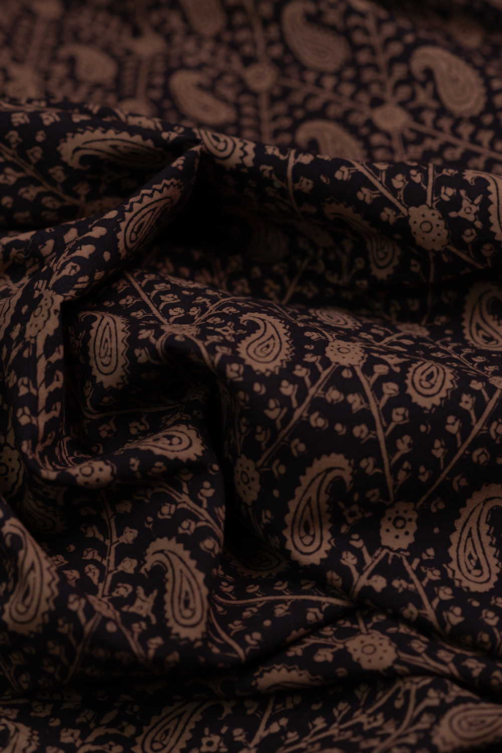 Diamond Grid Bagh Cotton Fabric - Image 3