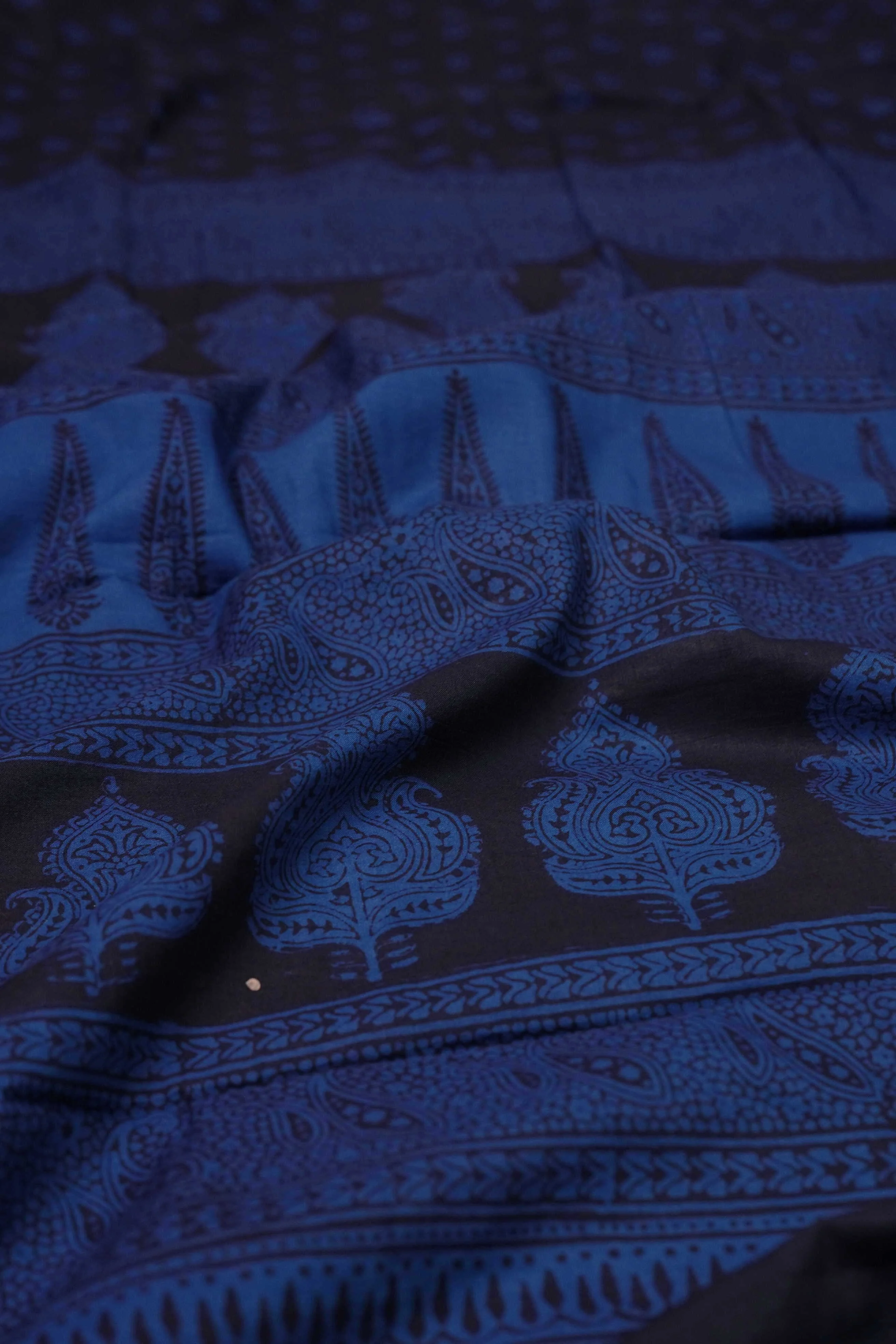 Leaf Motifs on Brown Bagh Cotton saree - Image 3