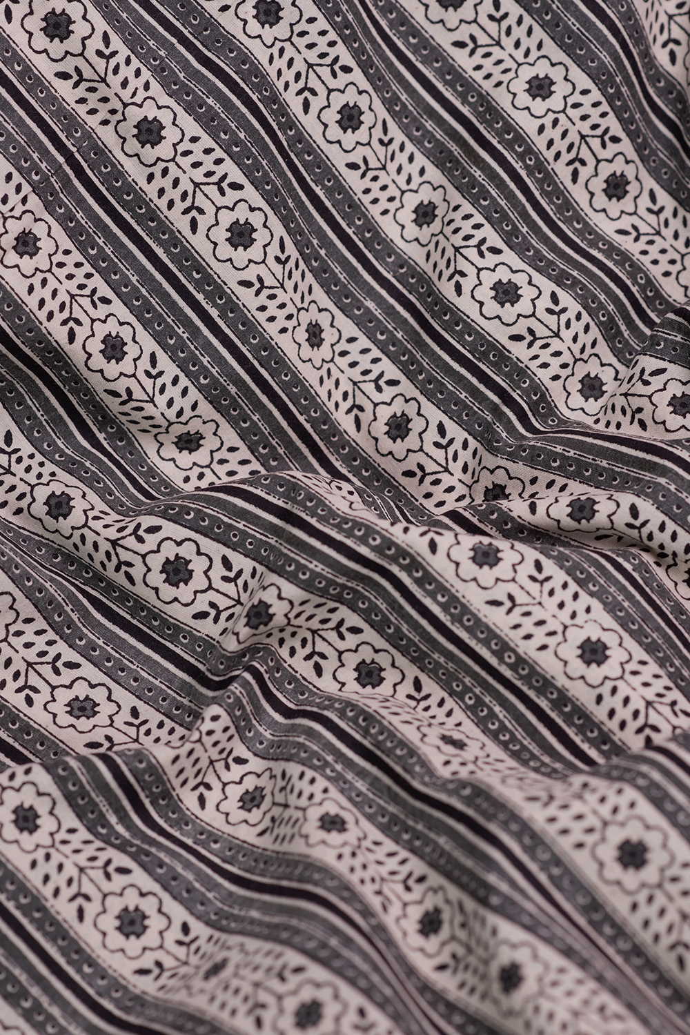 Grey Floral Lines Bagru Cotton Fabric - Image 3