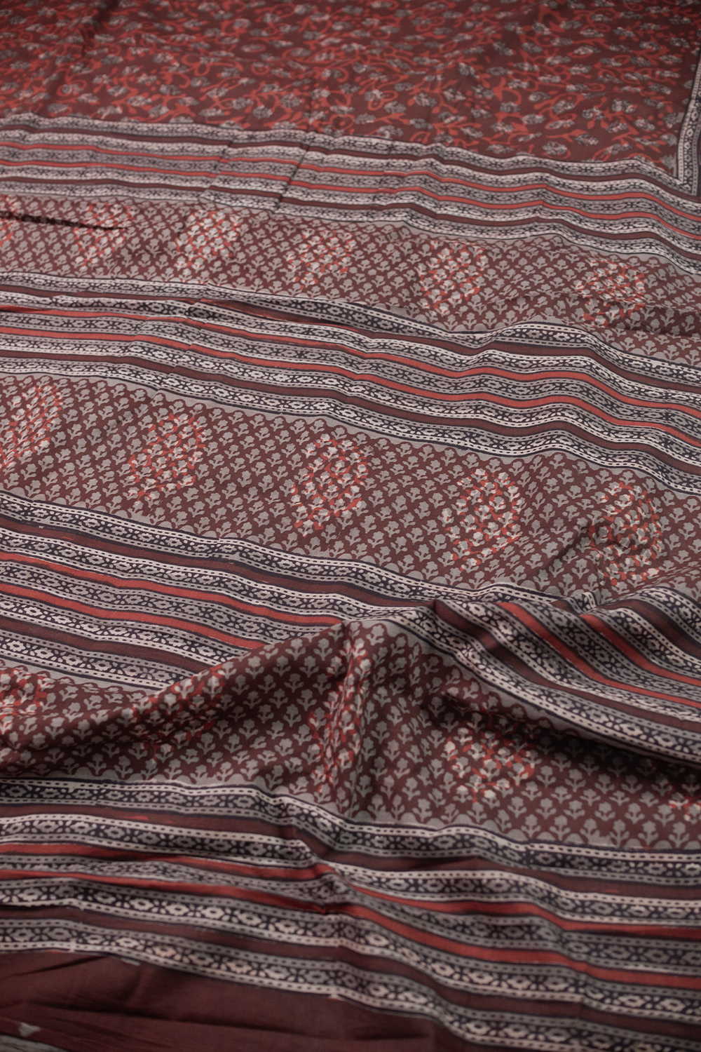 Rust Maroon Bagru Dabu Print Mul Cotton saree - Image 3