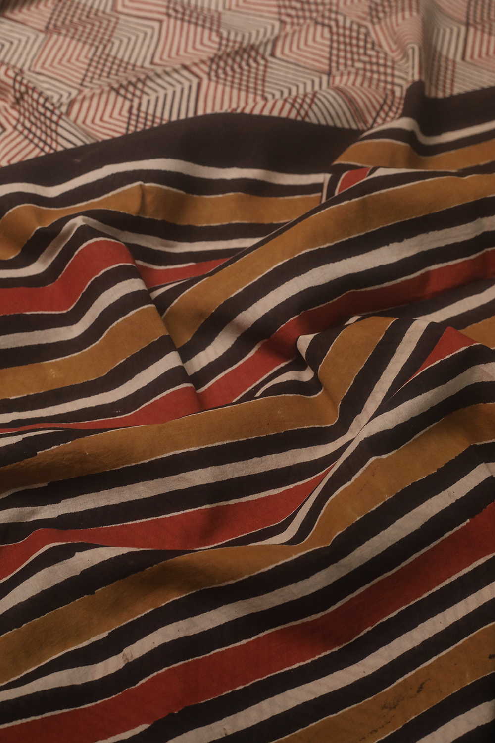 Symmetry Pattern - Beige Bagru Mul Cotton saree - Image 3