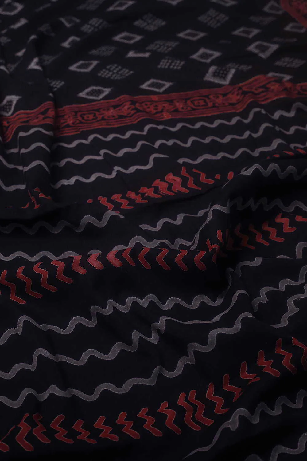 Diamond Motifs - Black Bagru Mul Cotton saree - Image 2
