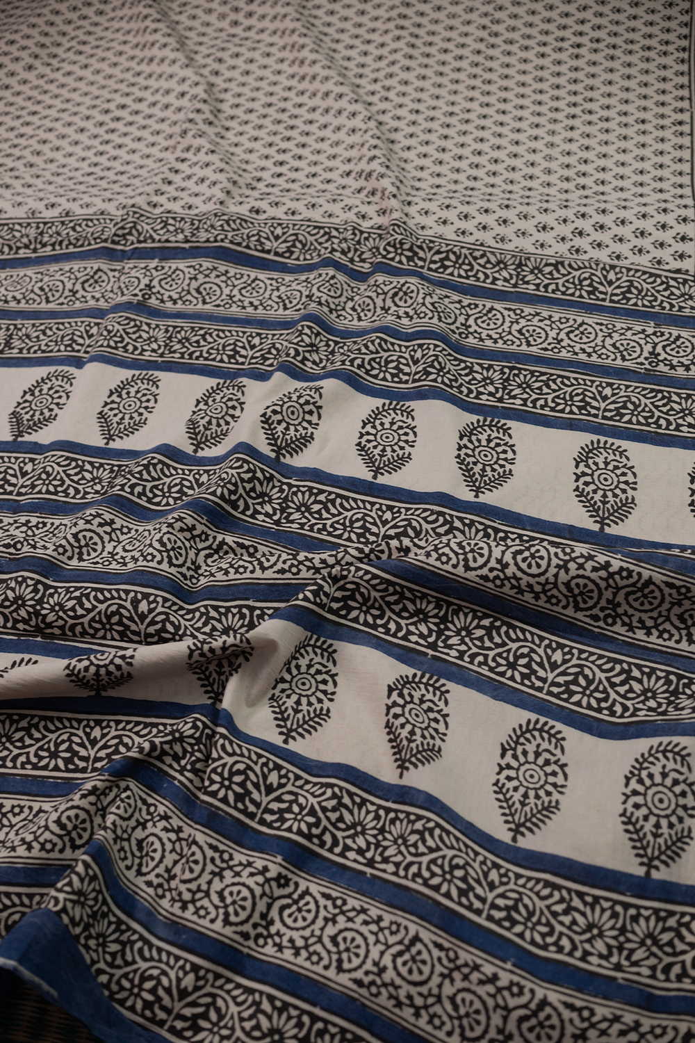 Little Motifs - Cream Bagru Mul Cotton saree - Image 3