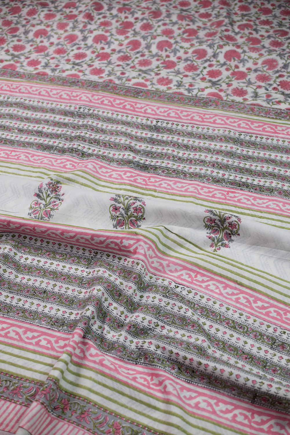 Pink Cluster Floral Sanganeri Mul Cotton saree - Image 3
