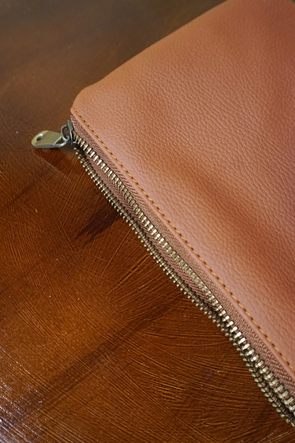 Handwoven Beige Wired Body Bag - Image 4