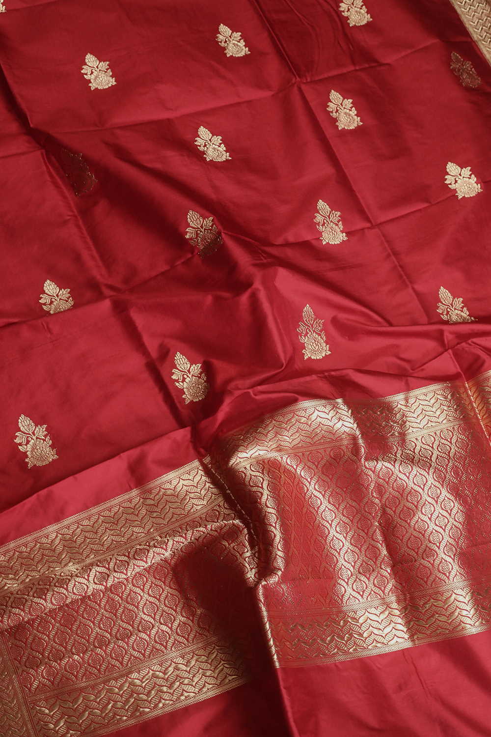 Kumkum Red Banarasi Silk Dupatta - Image 4