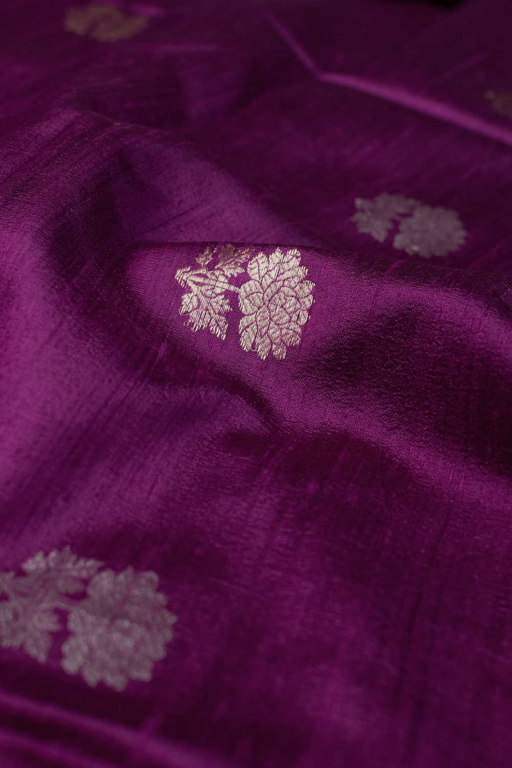 Gold & Silver Zari Floral Motifs Banarasi Silk Fabric - Image 3