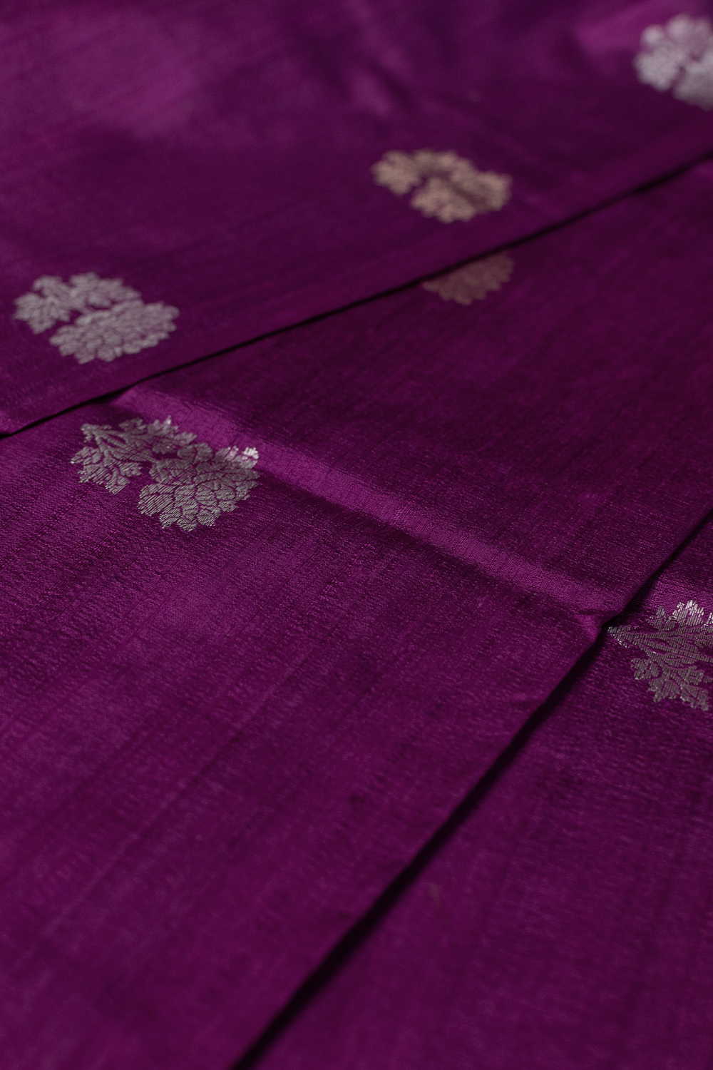 Gold & Silver Zari Floral Motifs Banarasi Silk Fabric - Image 4
