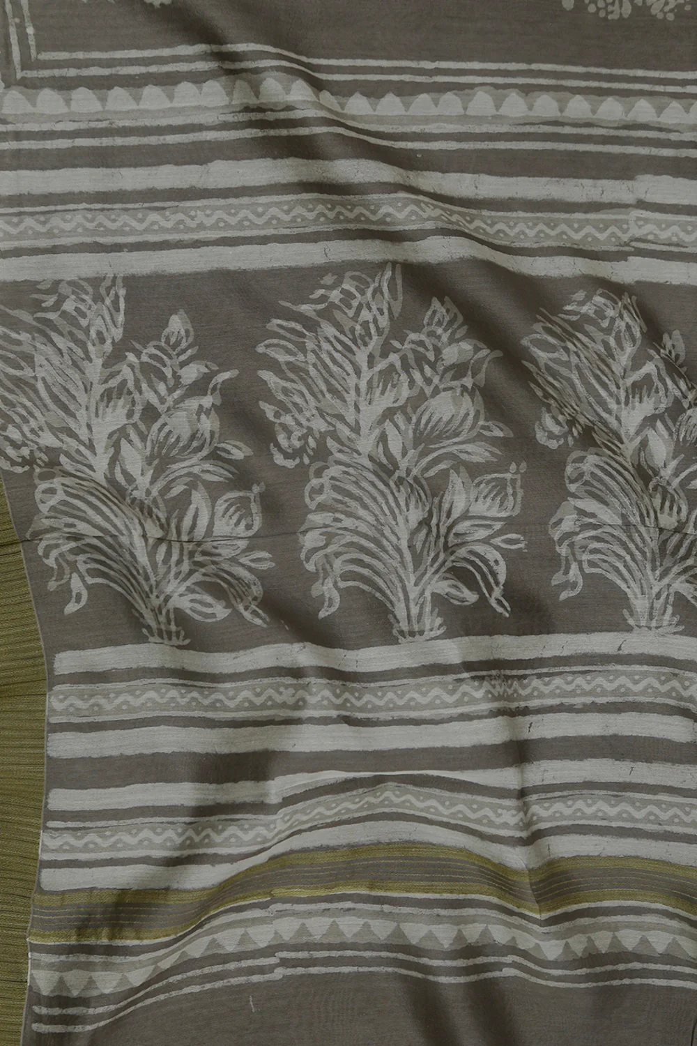 Dark Grey Block Printed Silk Cotton Chanderi Saree - Image 3