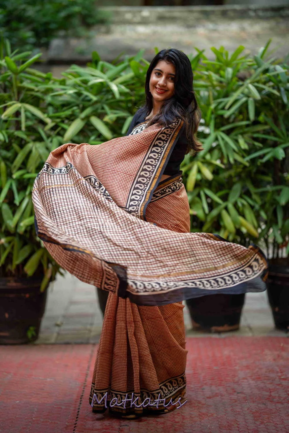 Maroon Checkered Block Printed Chanderi saree - Image 3