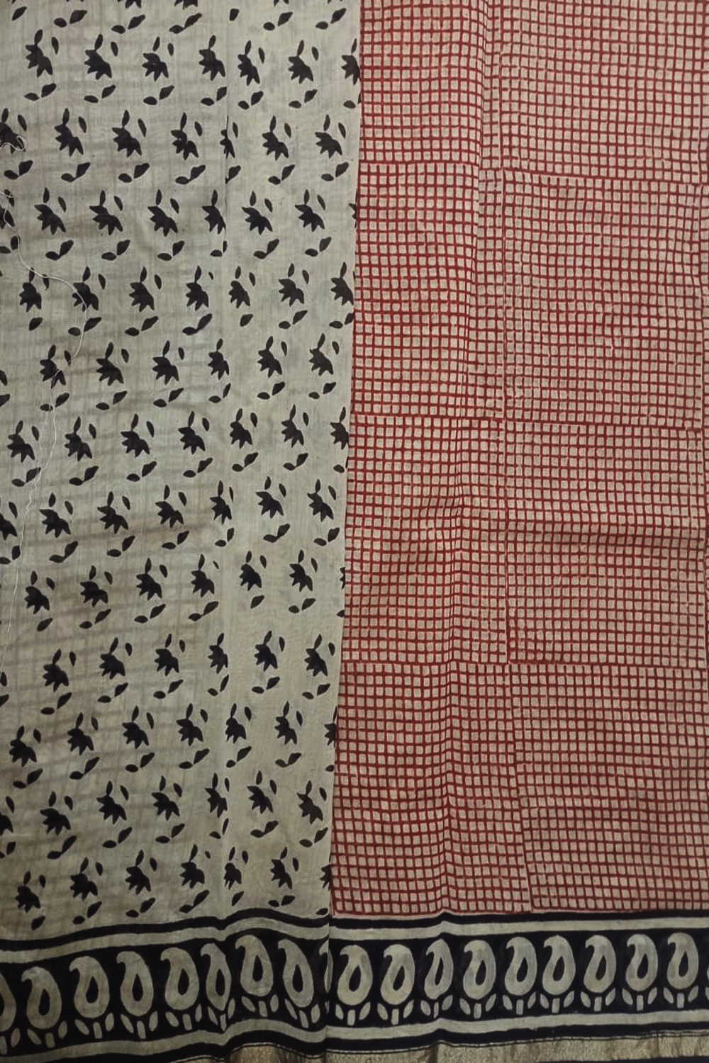 Maroon Checkered Block Printed Chanderi saree - Image 6