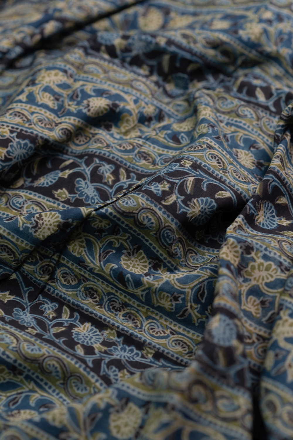 Floral Trail Block Printed Cotton Fabric - Image 3