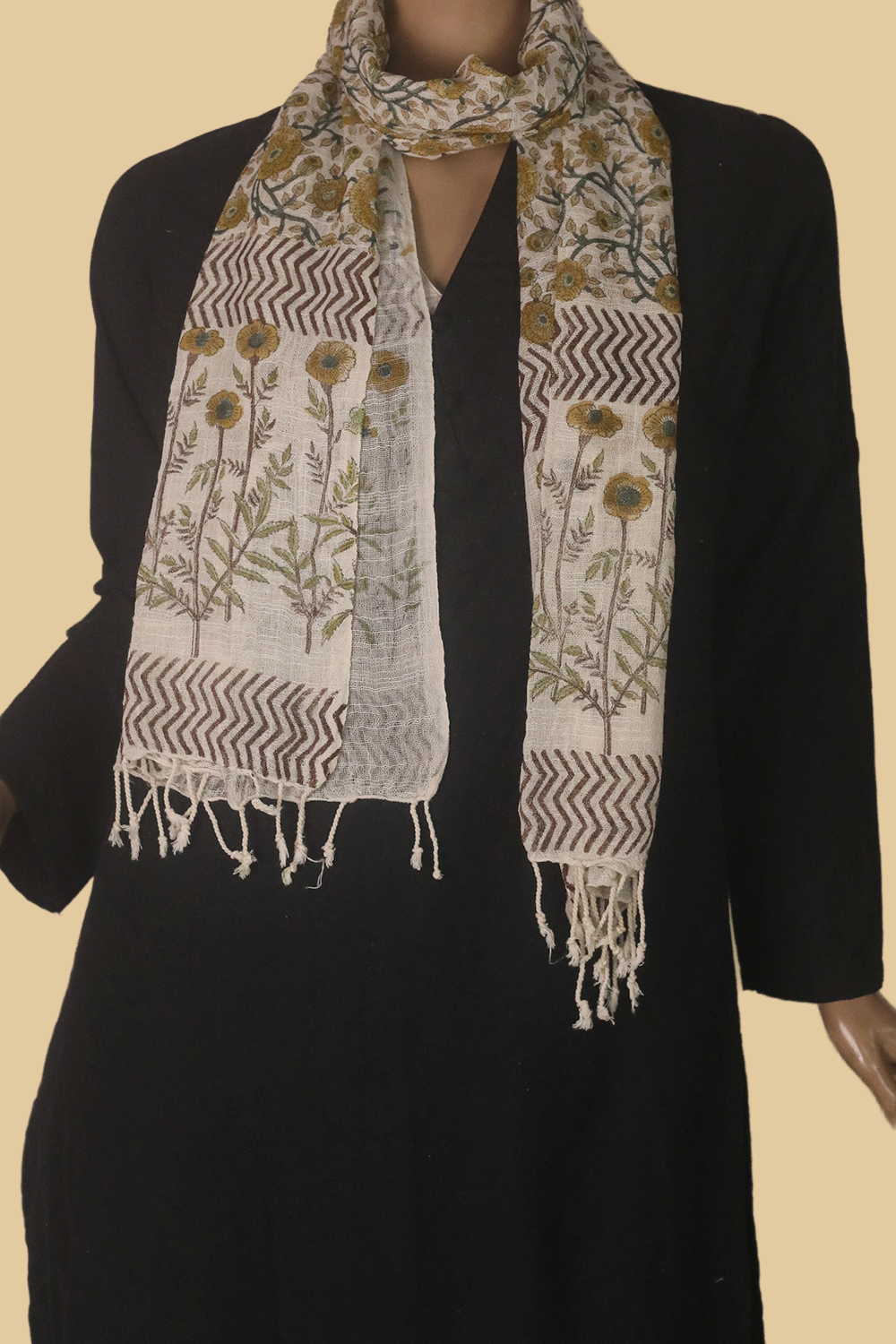 Cluster Floral Block Printed Slub Cotton Stole - Image 3