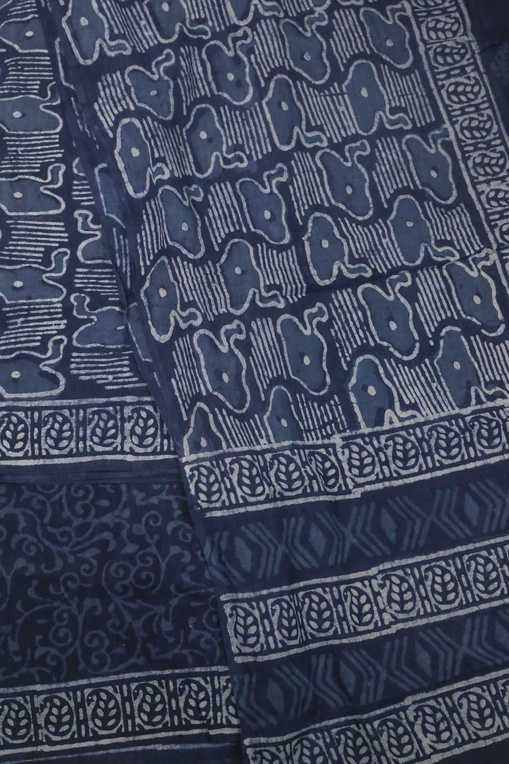 Patterned on Indigo Block Printed Mul Cotton Suit - Image 3