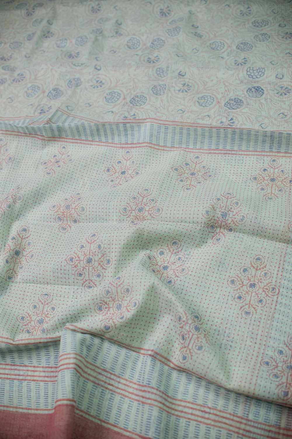 Intricate Floral Kota saree - Image 3