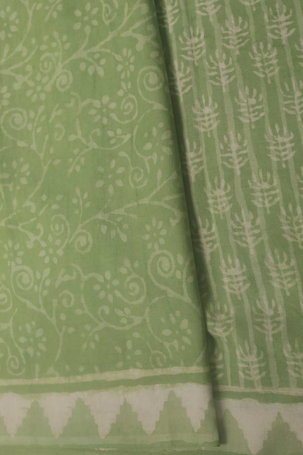 Striped Design - Green Block Printed Mul Cotton saree - Image 4