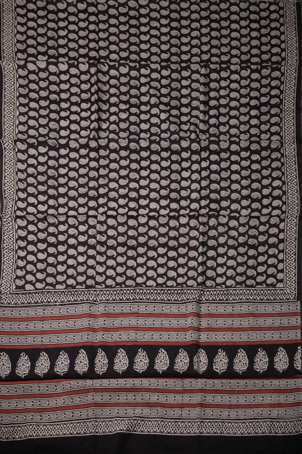 Black - Pailsey Block Printed Mul Cotton saree - Image 2