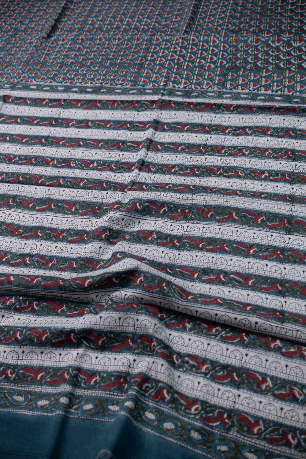 Maroon Florets Block Printed Mul Cotton saree - Image 3