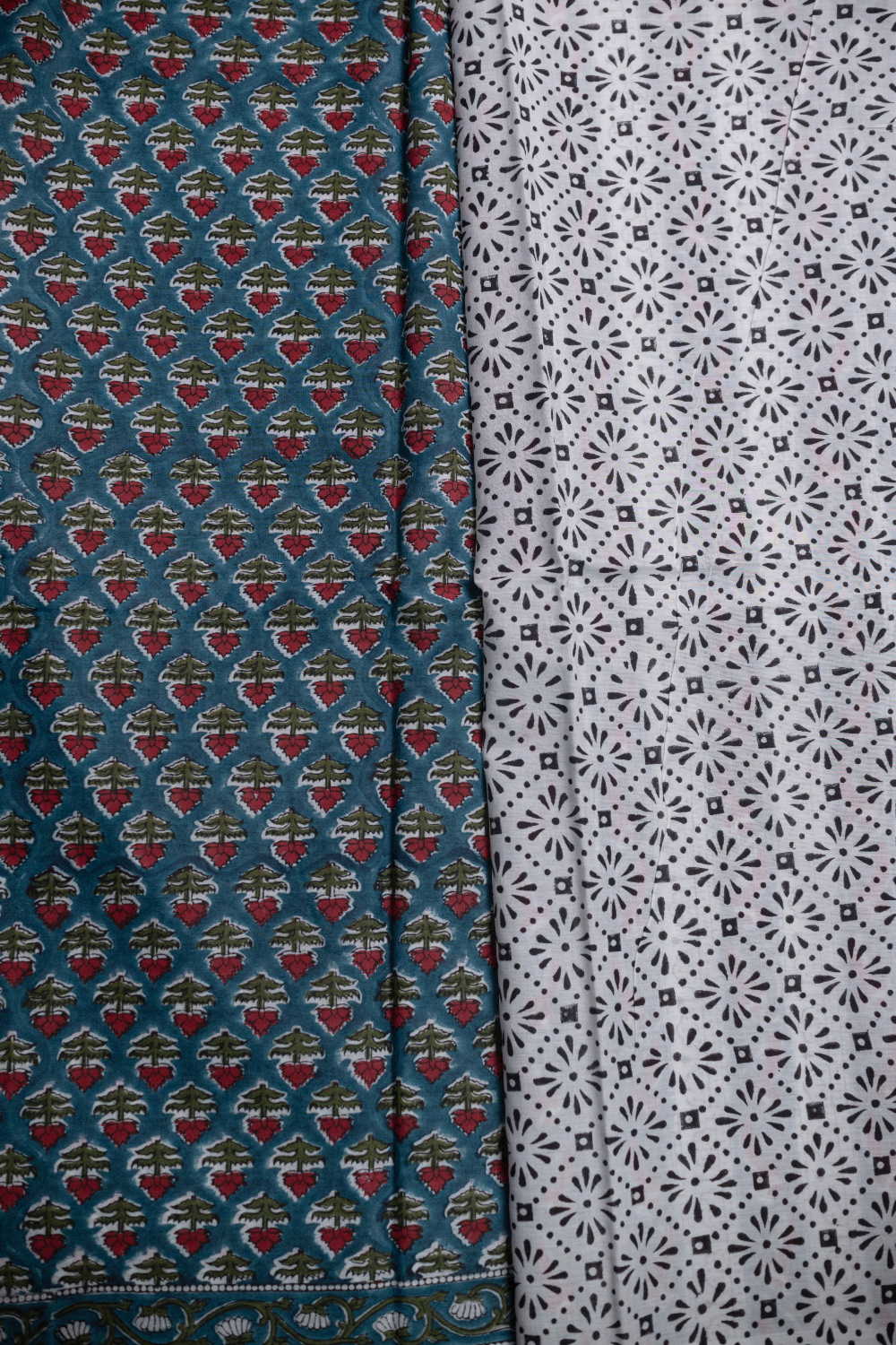 Maroon Florets Block Printed Mul Cotton saree - Image 4