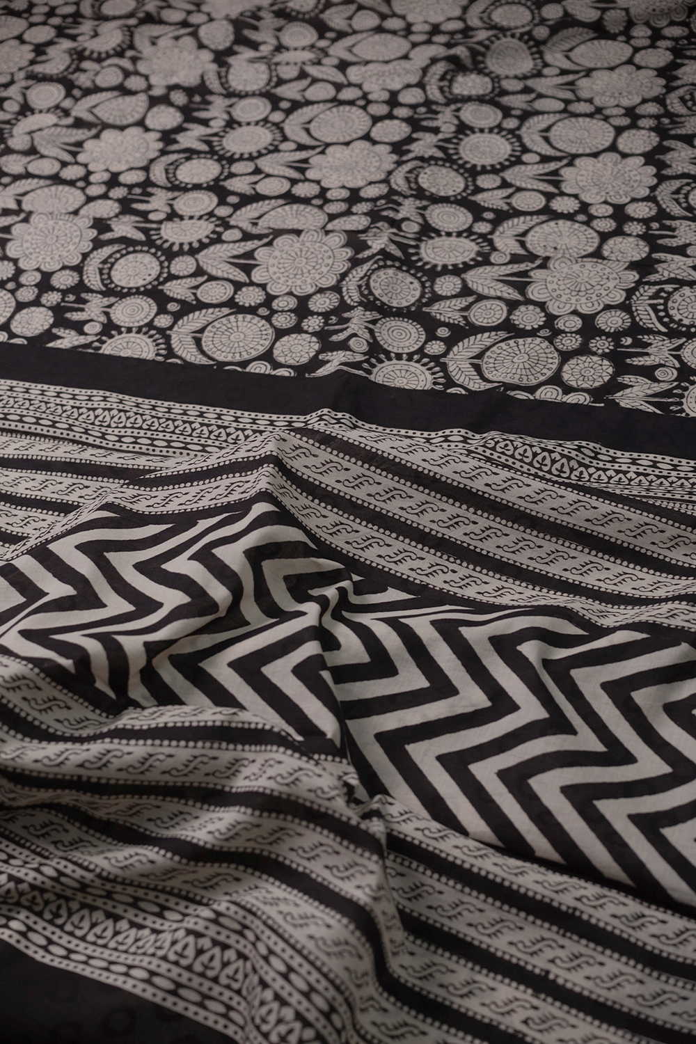 Black with Floral Pattern Block Printed Mul Cotton saree - Image 3
