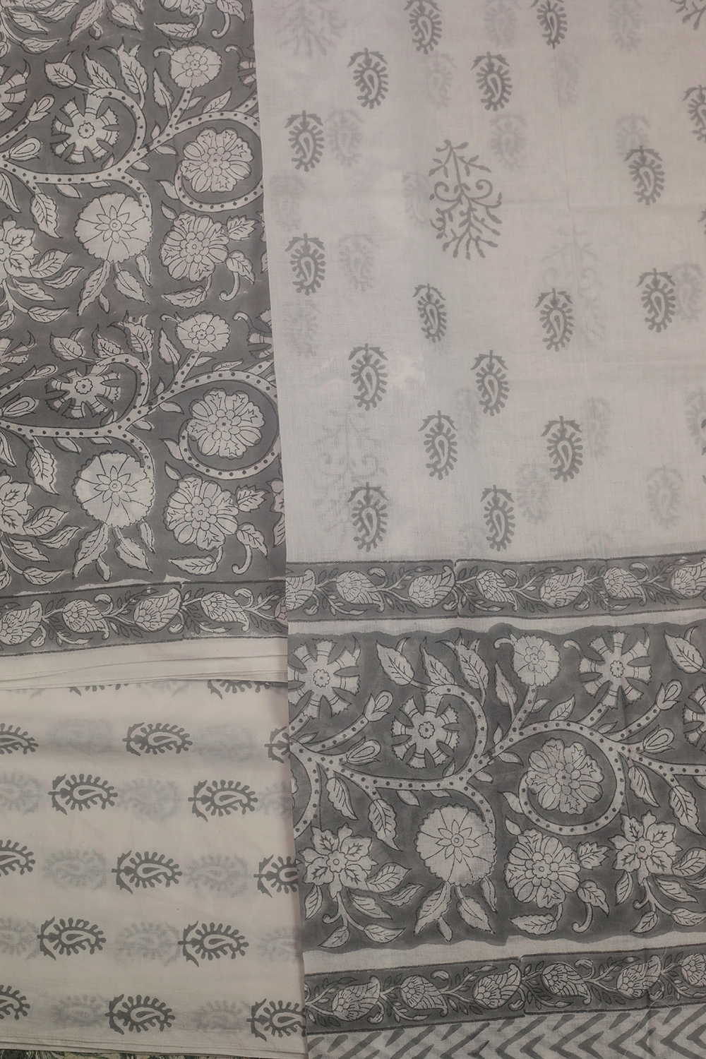 Cream Floral Block Printed Mul Cotton Suit - Image 3