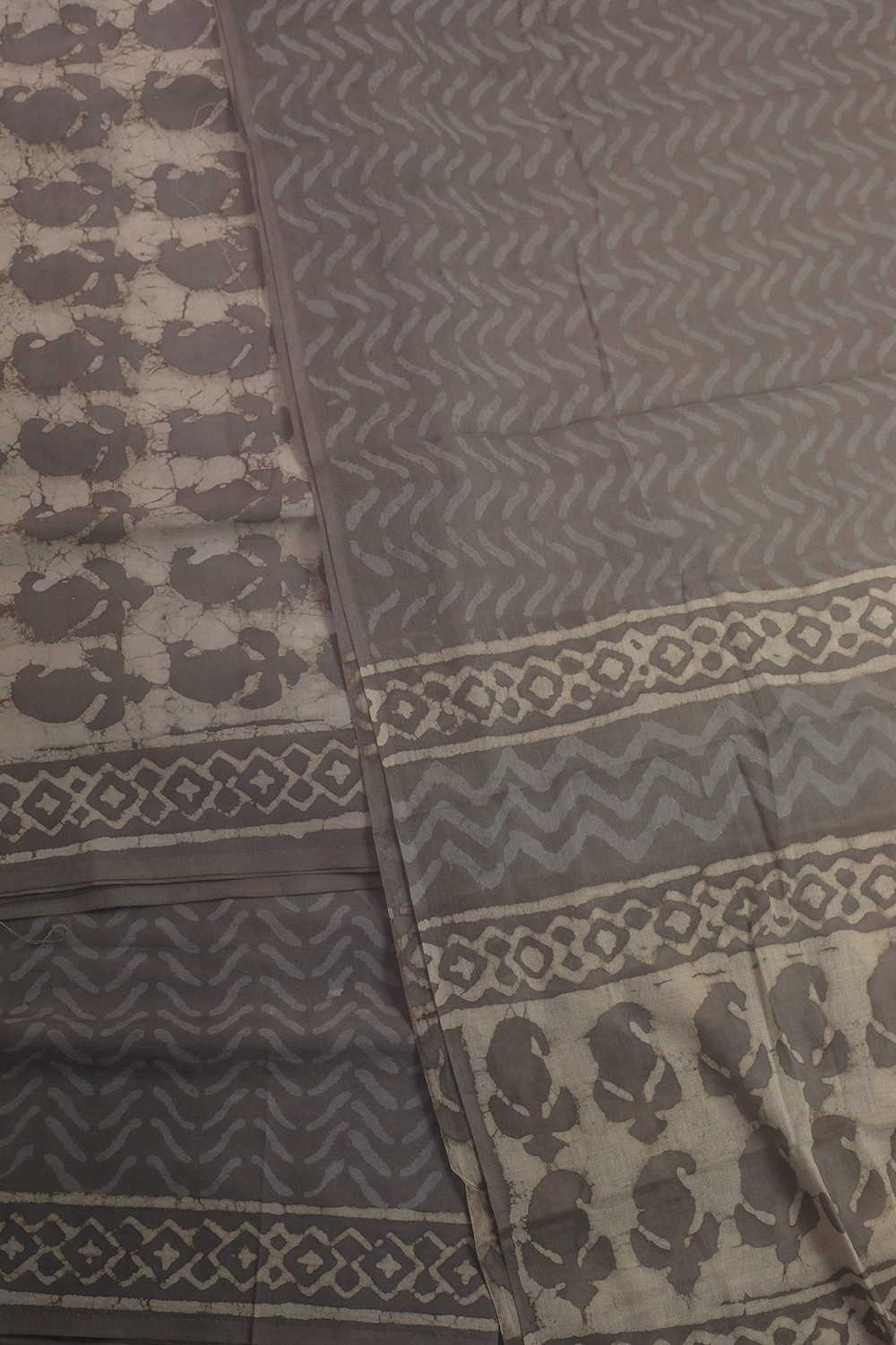 Grey Paisley Block Printed Mul Cotton Suit - Image 3