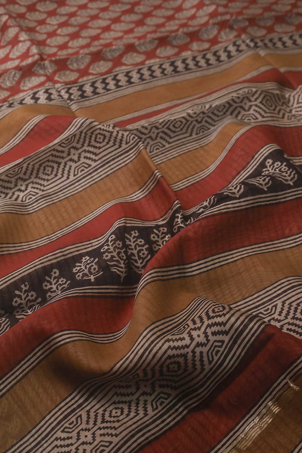 Maroon Block Printed Silk Cotton saree - Image 3