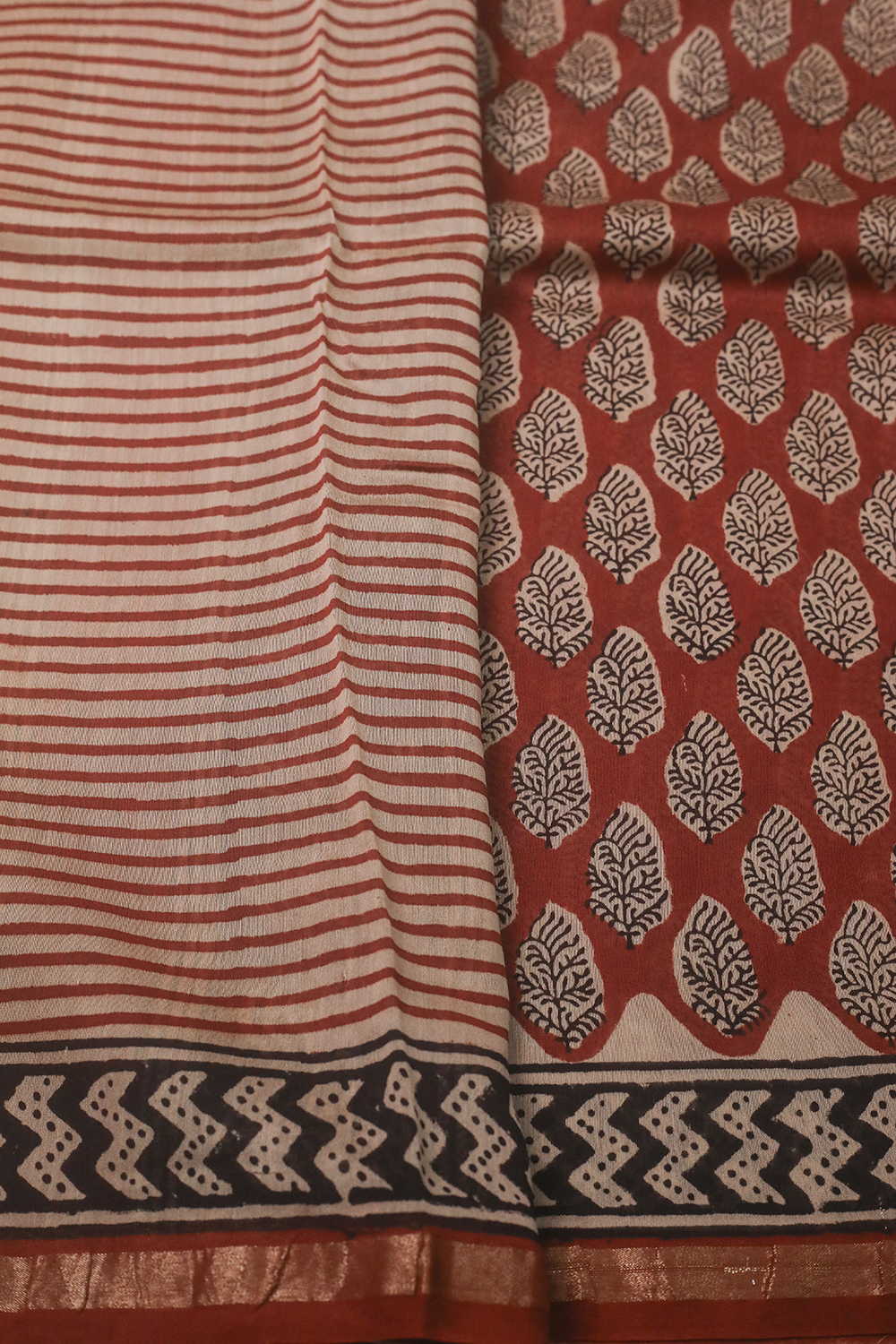 Maroon Block Printed Silk Cotton saree - Image 4