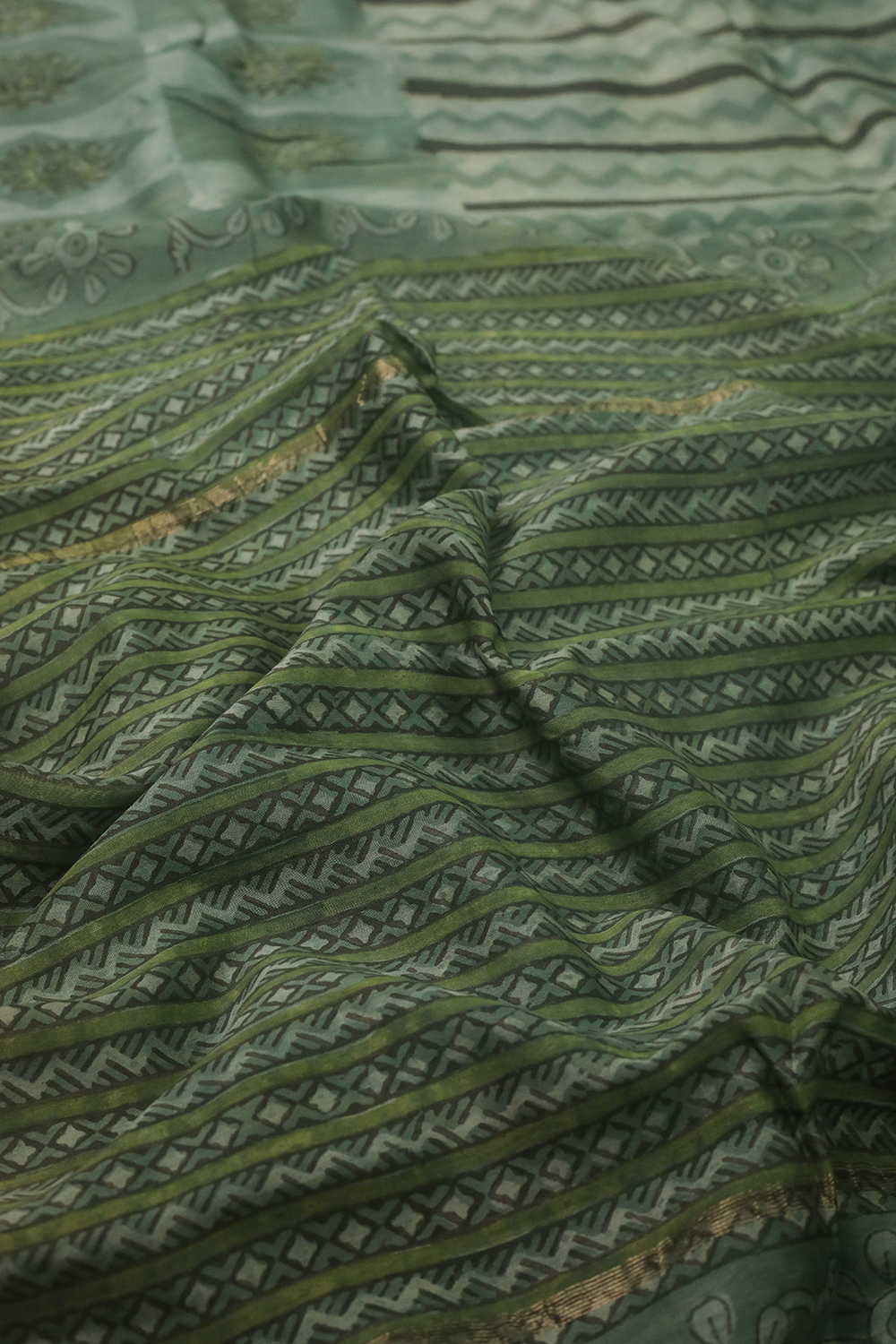 Vertical Design - Green Block Printed Silk Cotton saree - Image 3