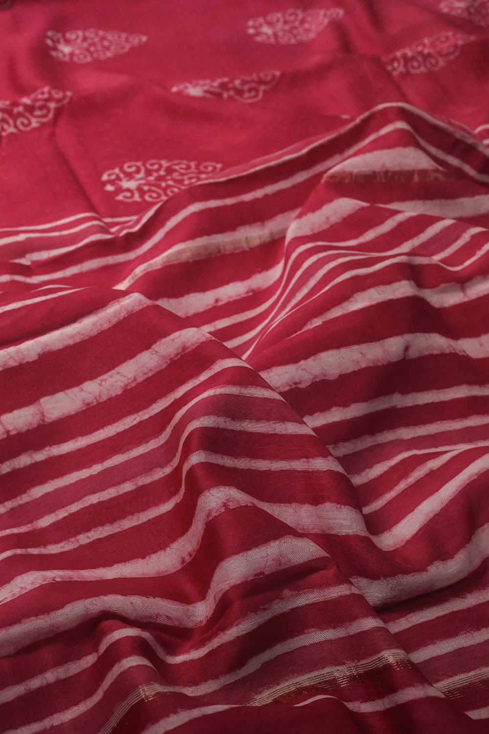 Dark Pink Block Printed Silk Cotton saree - Image 3