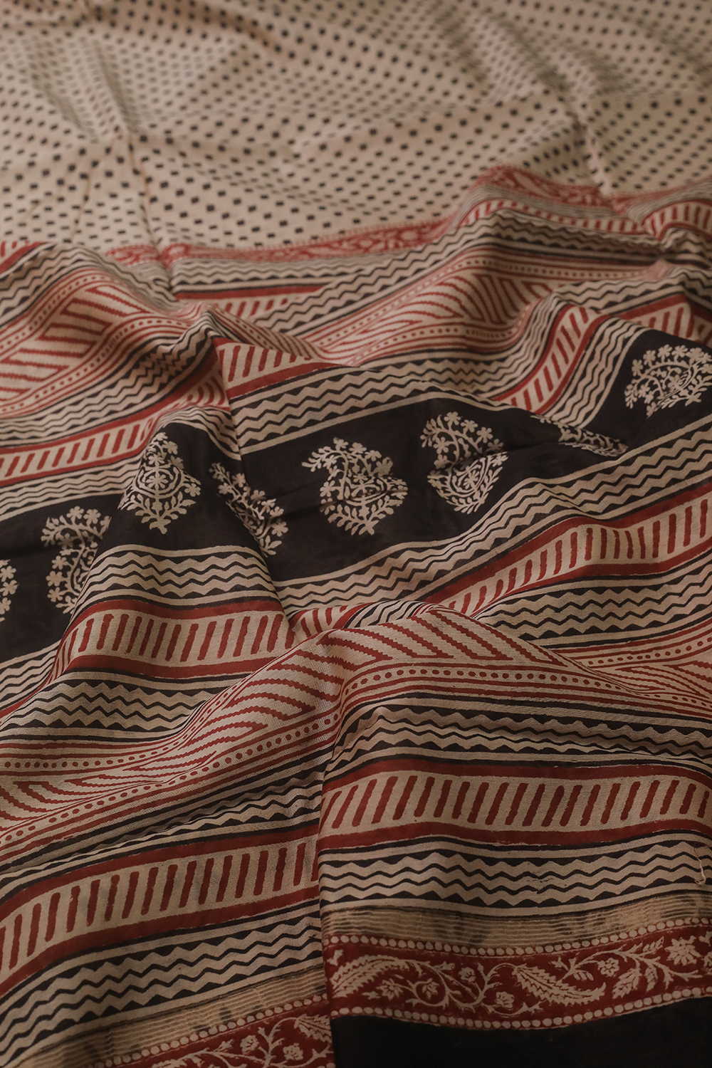 Square Dots on Cream Block Printed Silk Cotton saree - Image 3