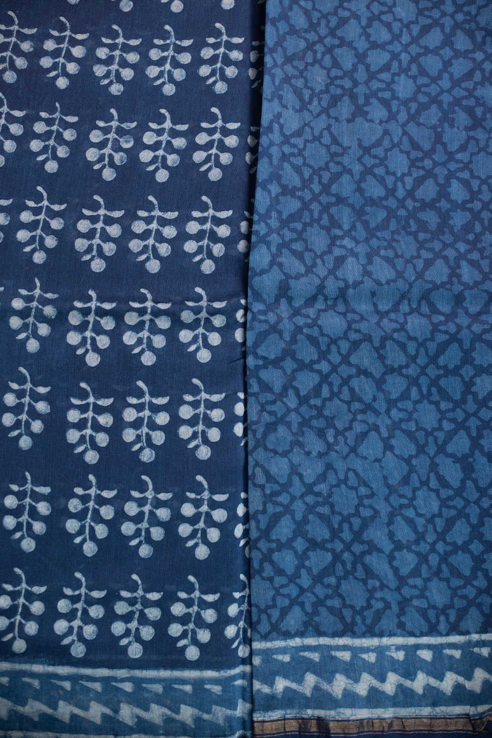 Cream Buttas Block Printed Chanderi Silk Cotton saree - Image 4