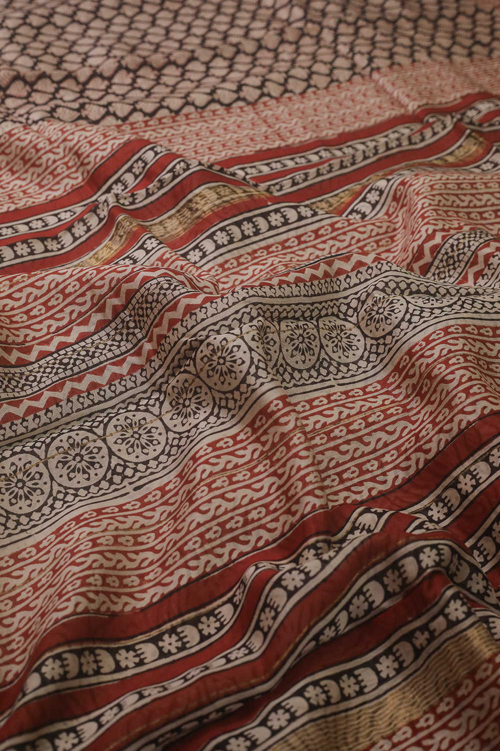 Black Block Printed Maheshwari Silk Cotton saree - Image 3