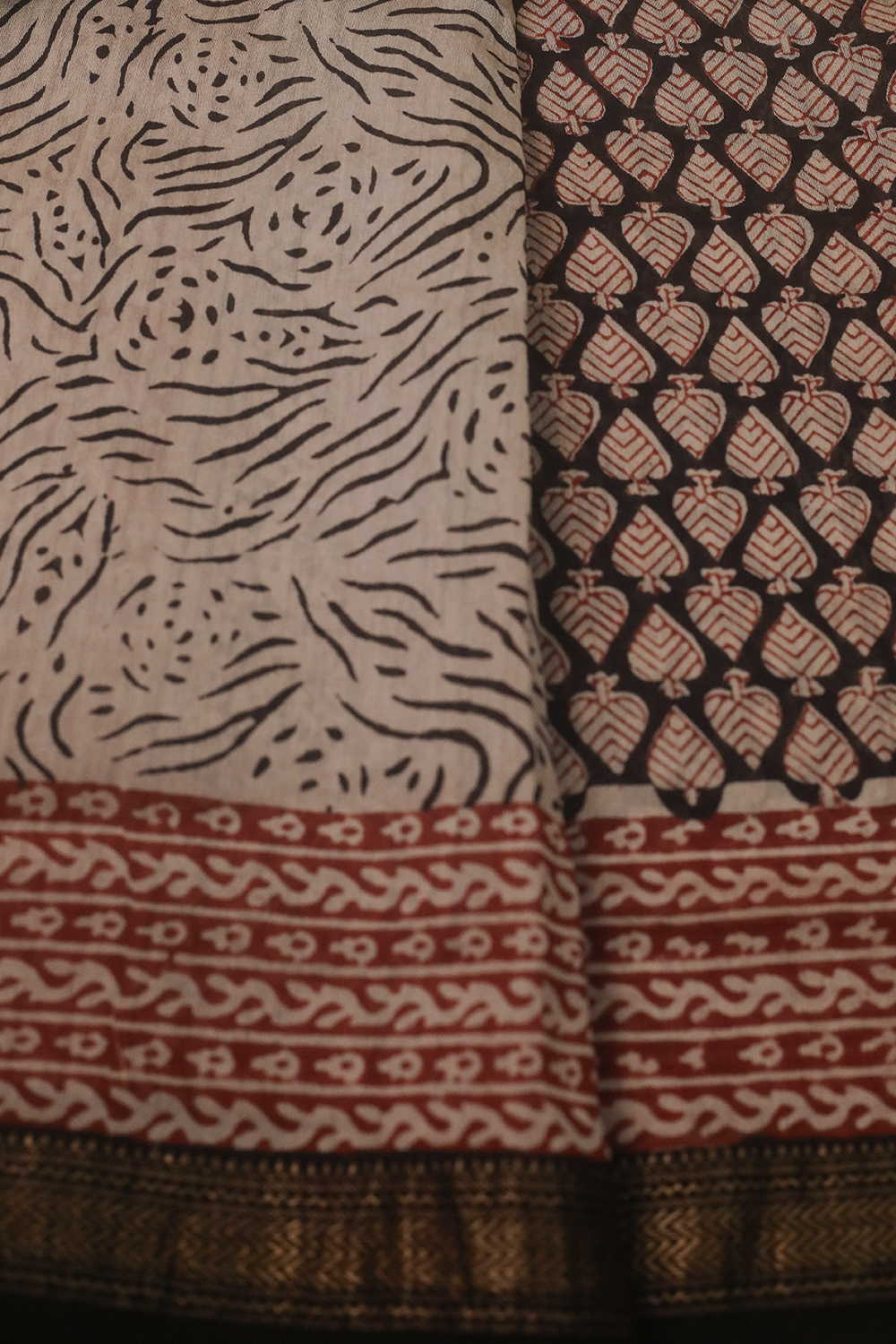Black Block Printed Maheshwari Silk Cotton saree - Image 4