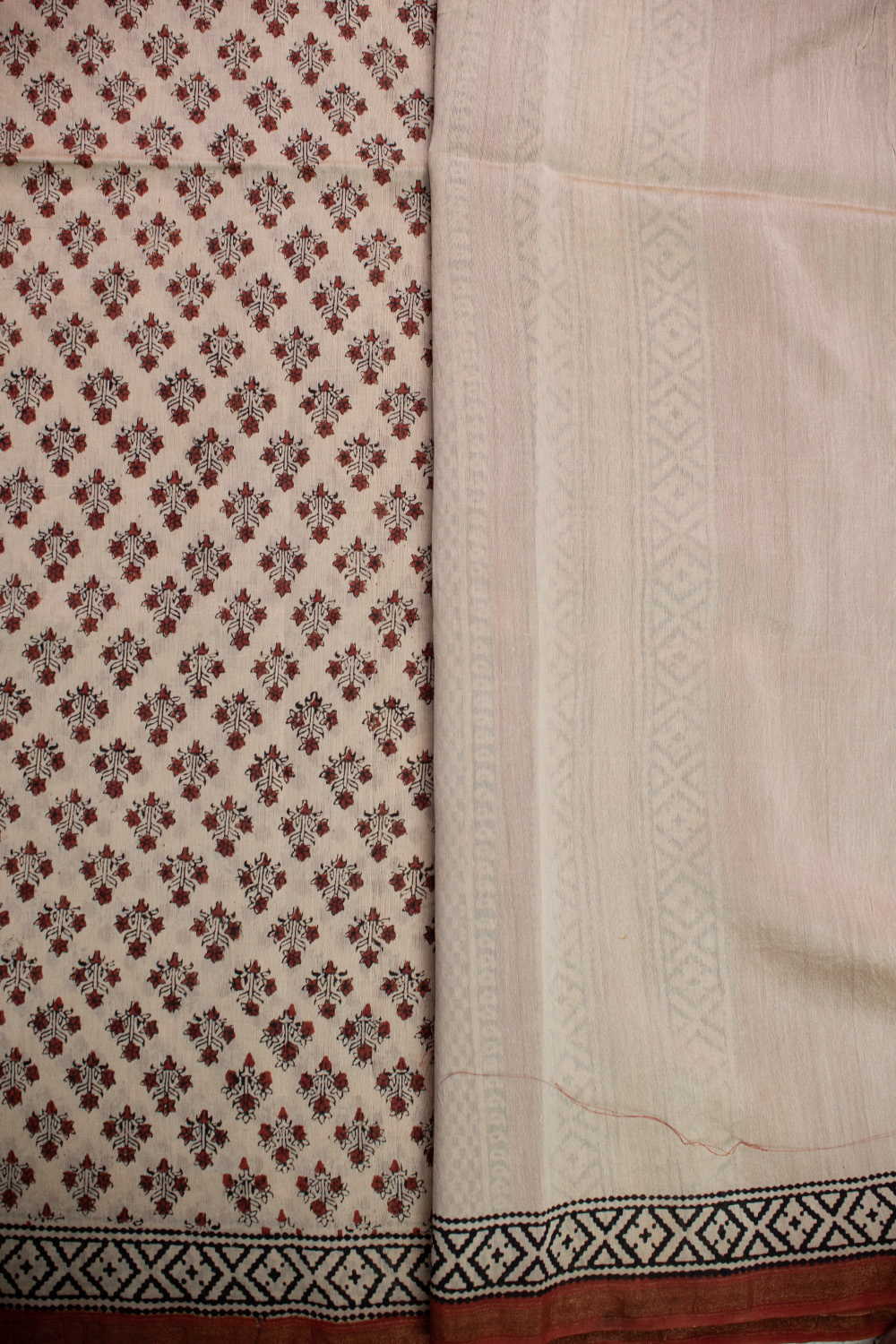 Florets - Cream Block Printed Silk Cotton saree - Image 4