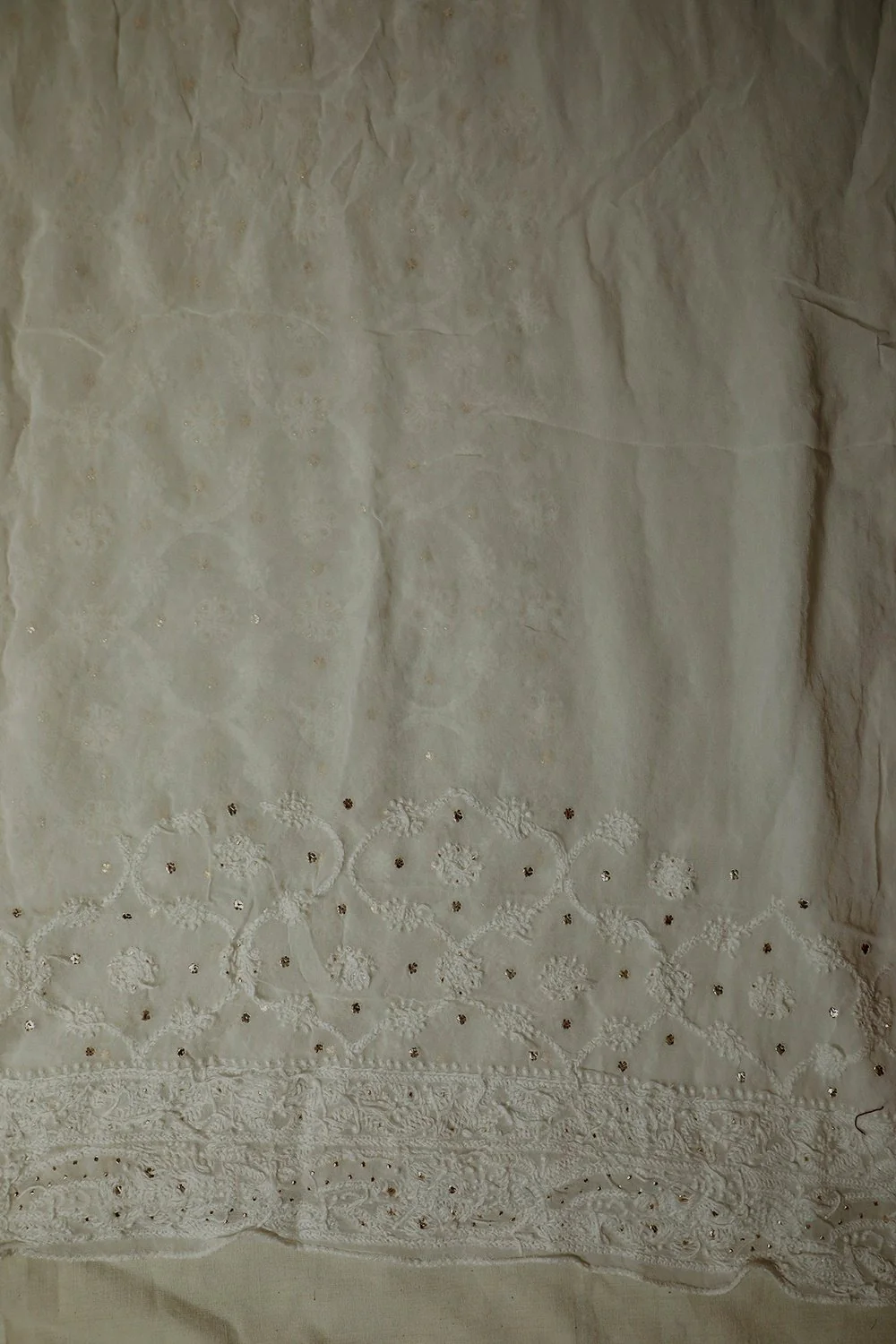 White Floral Bling Chikankari Viscose Saree - Image 4