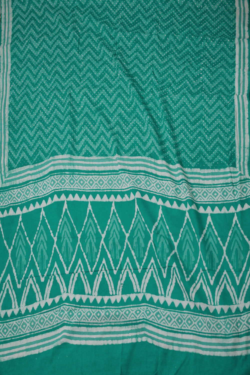 Green with Chevron Dabu Mul Cotton saree - Image 2