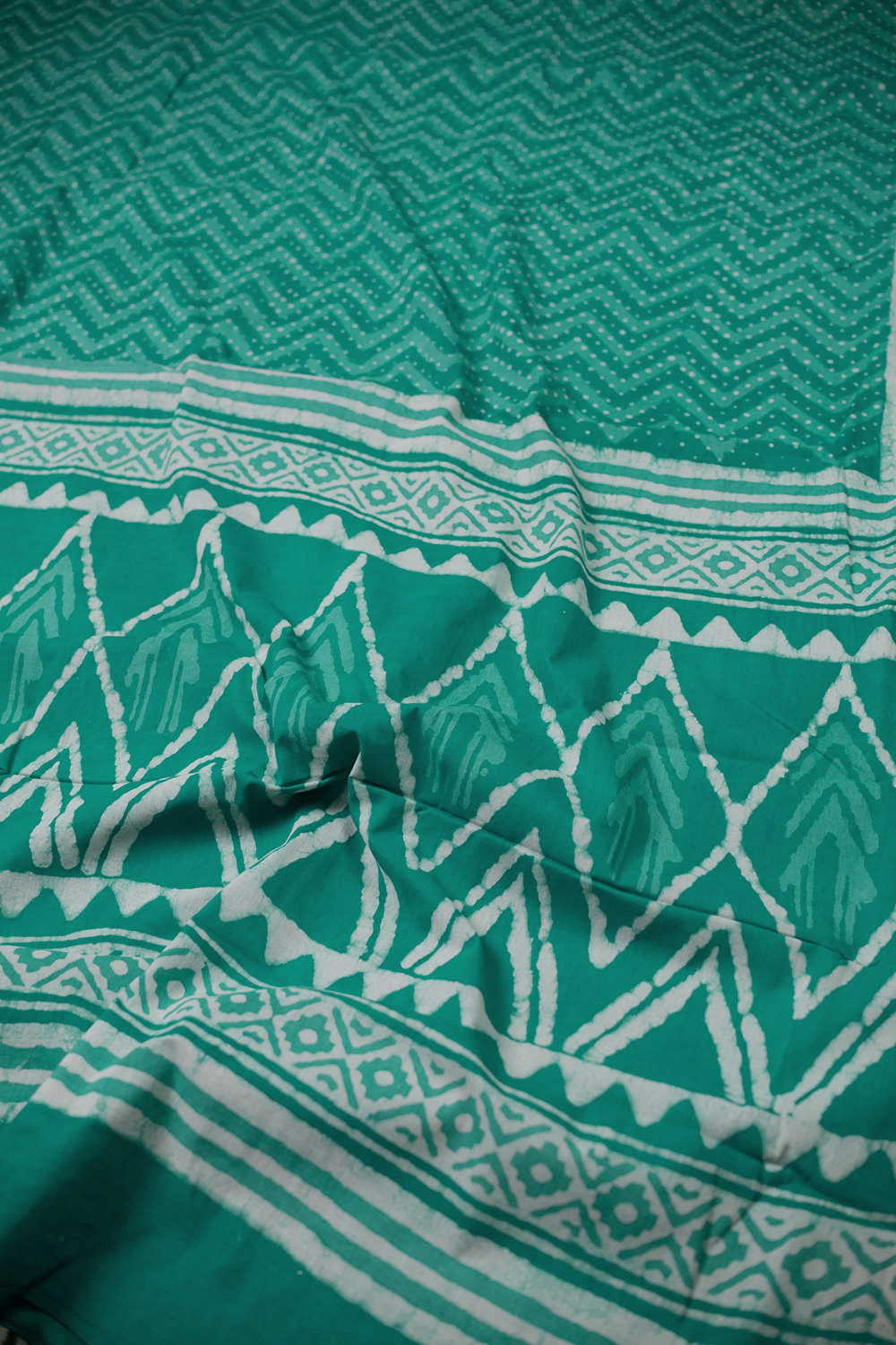 Green with Chevron Dabu Mul Cotton saree - Image 3