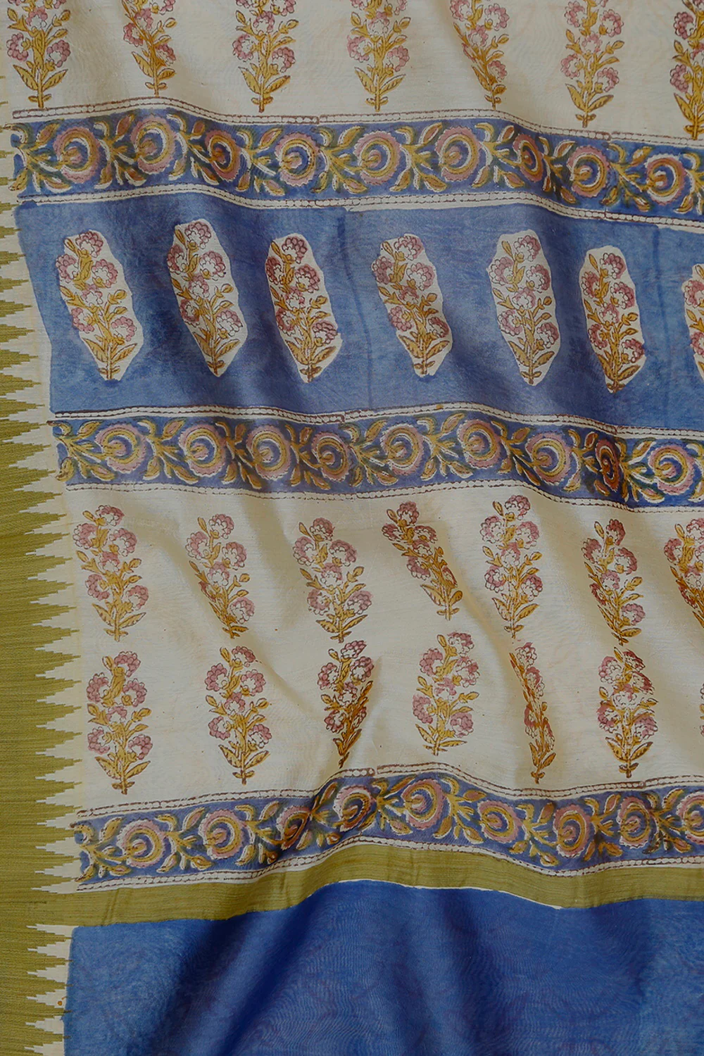 Roses on Blue Ghicha Border Chanderi Saree - Image 3