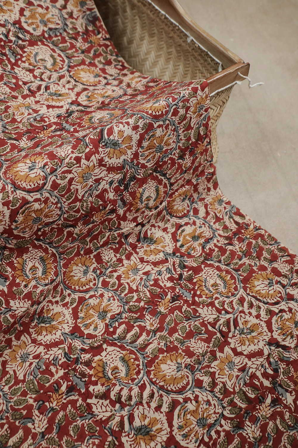Cream Handwoven Cotton Dhoti with Printed Kalamkari Shirt - Image 5