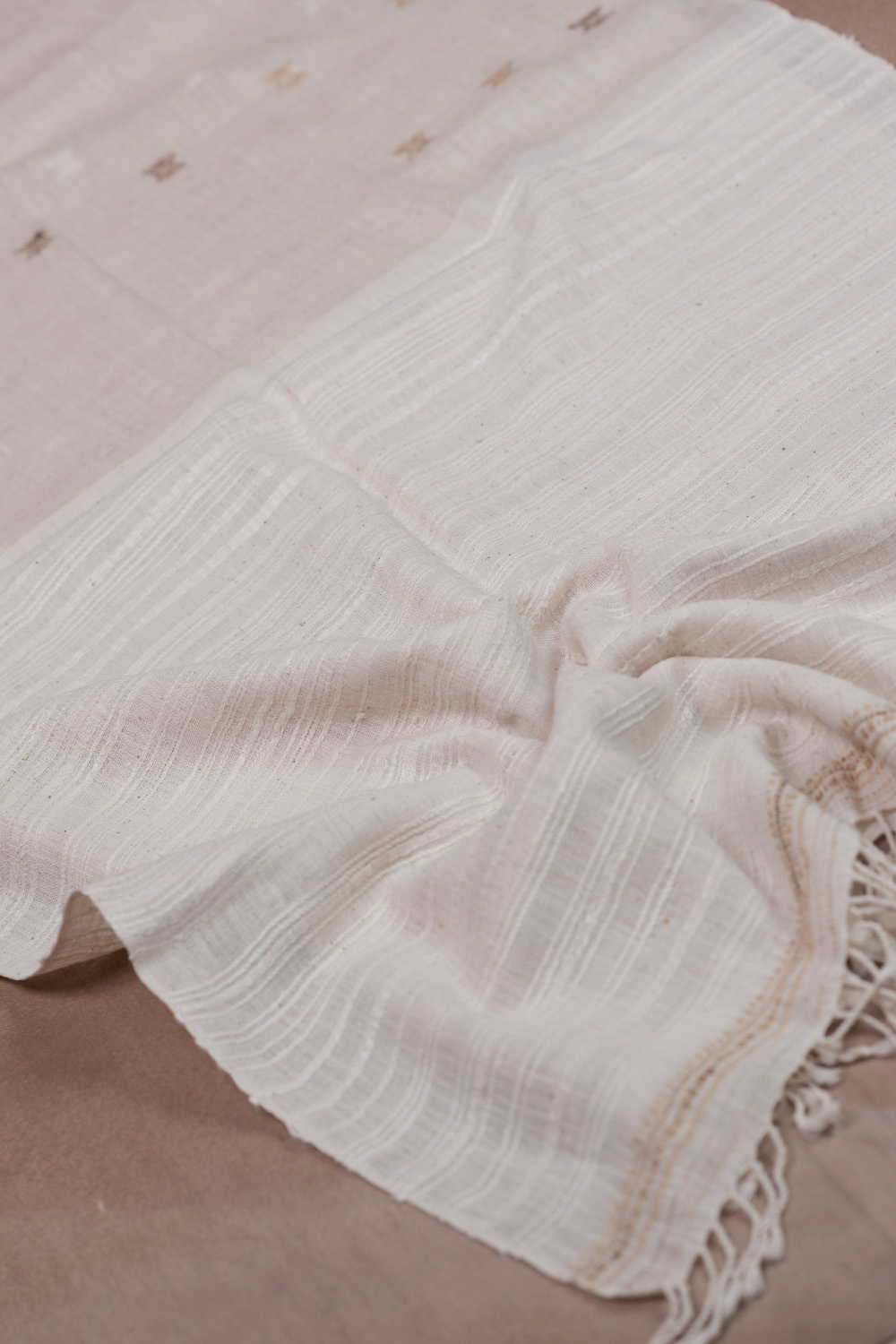 Ivory Cream Bhujodi Cotton Stole - Image 3