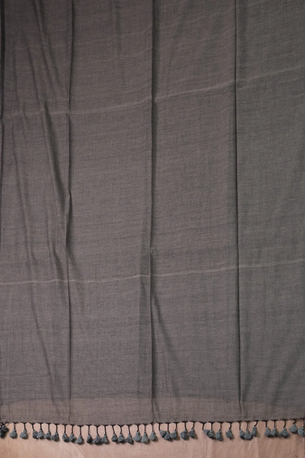 Yellowish Grey Handwoven Mul Cotton saree - Image 2