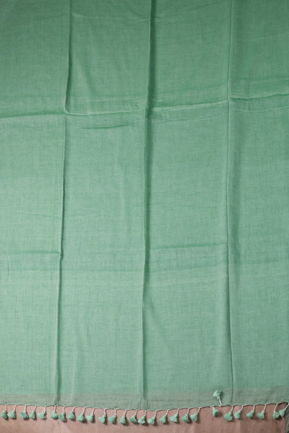 Creamy Green Handwoven Mul Cotton saree - Image 2