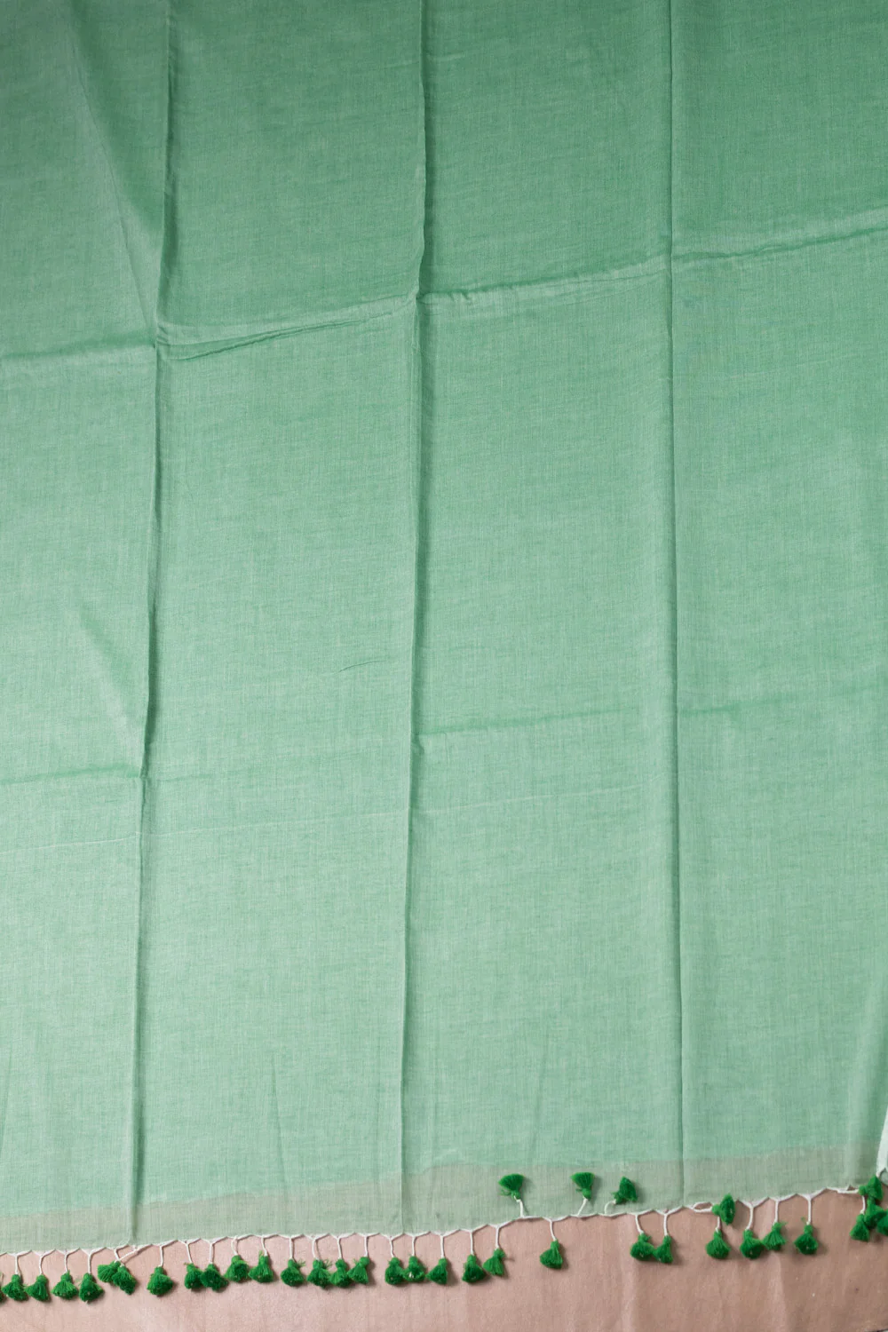 Light Green Plain Handwoven Mul Cotton saree - Image 2