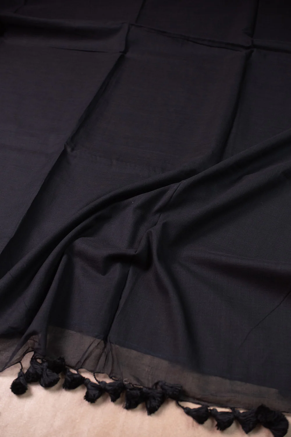 Black - Plain Handwoven Mul Cotton saree - Image 3