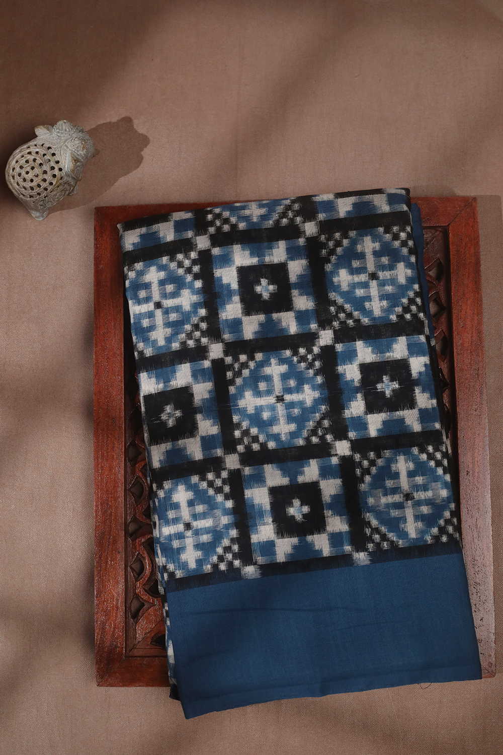 Patterned on Blue Teliyarumal Ikat Cotton saree