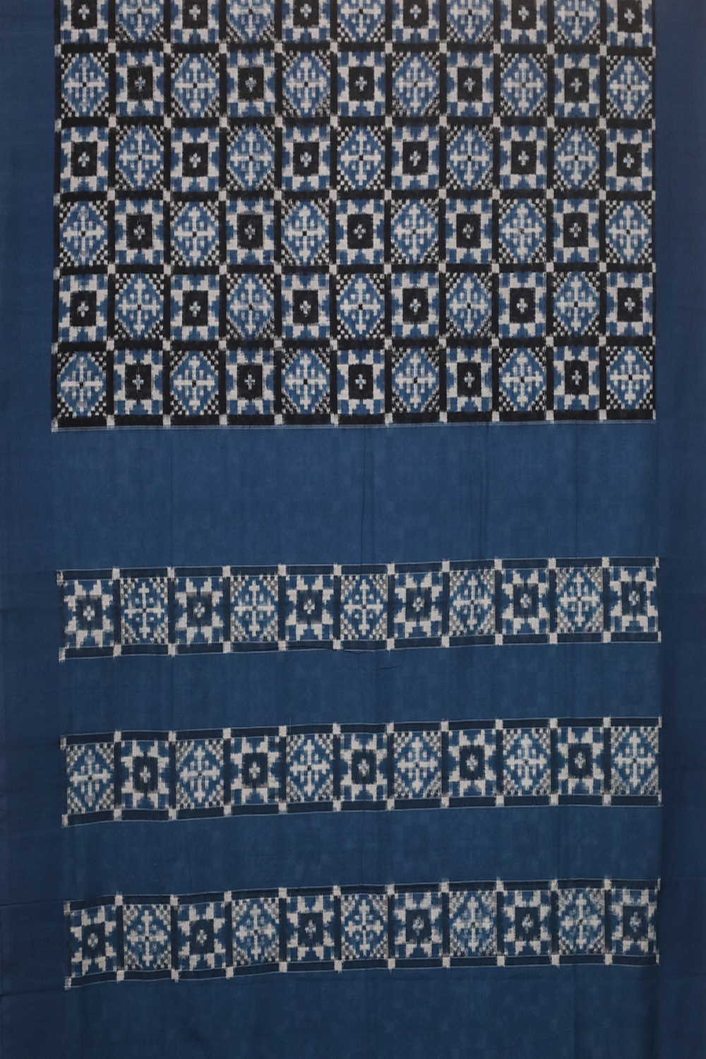 Patterned on Blue Teliyarumal Ikat Cotton saree - Image 2